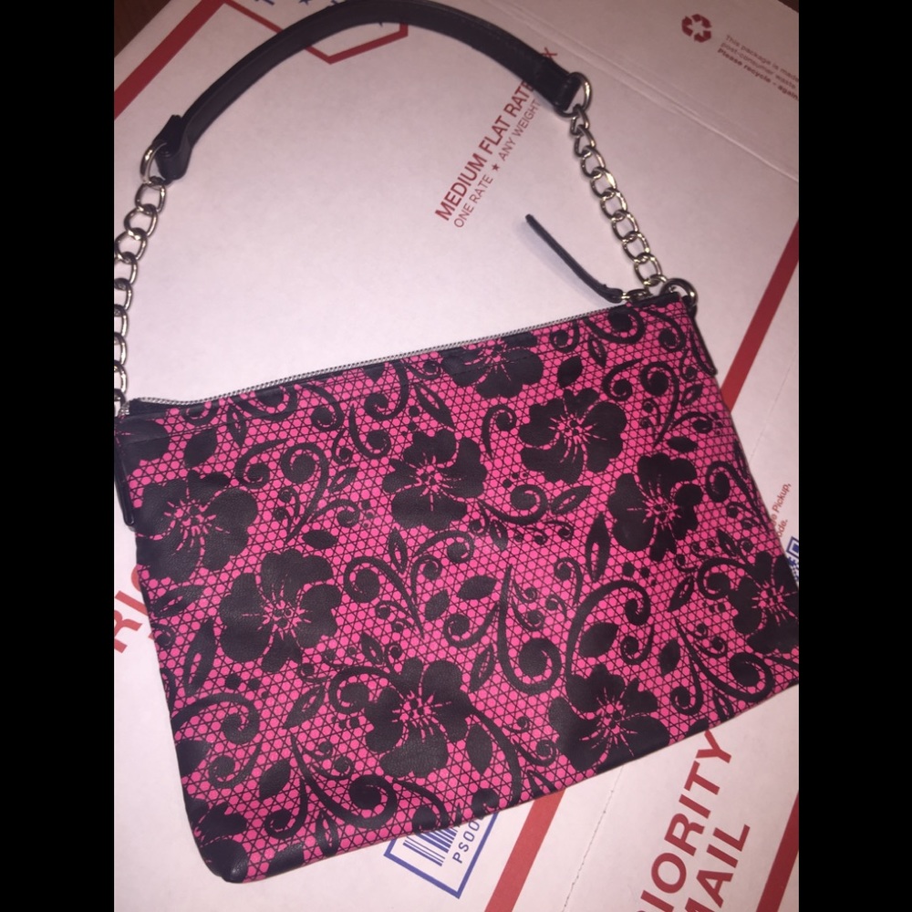 Disney’s Pink Floral Designed Chain Bag